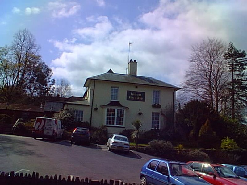 Inn On The Lake - Godalming. (Pub). Published on 03-11-2012