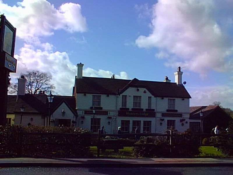 Hunters Lodge - Brookwood. (Pub). Published on 03-11-2012 