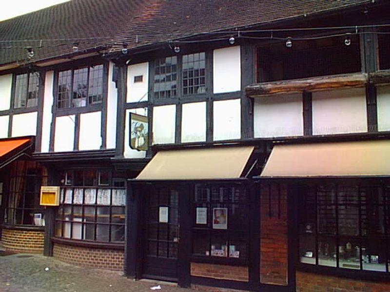 Lion & Lamb Bistro - Farnham. (Pub). Published on 03-11-2012