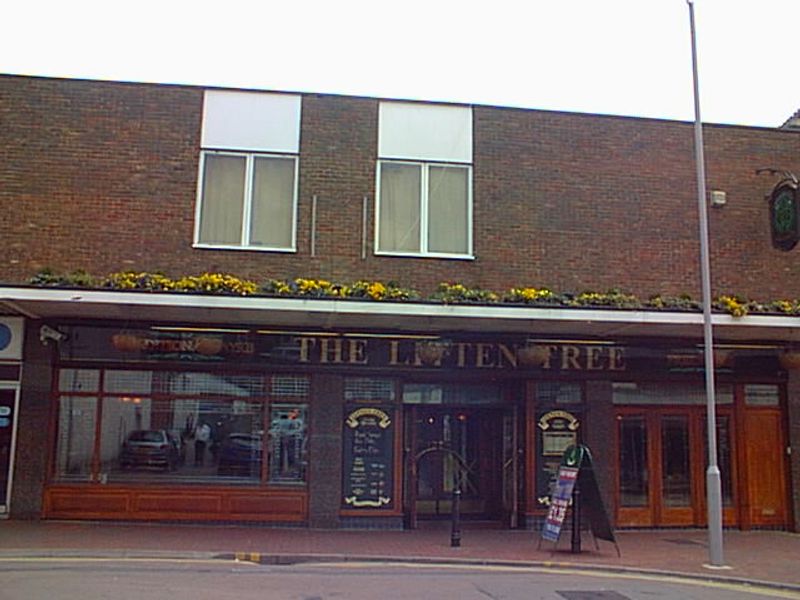 Litten Tree - Camberley. (Pub). Published on 03-11-2012 