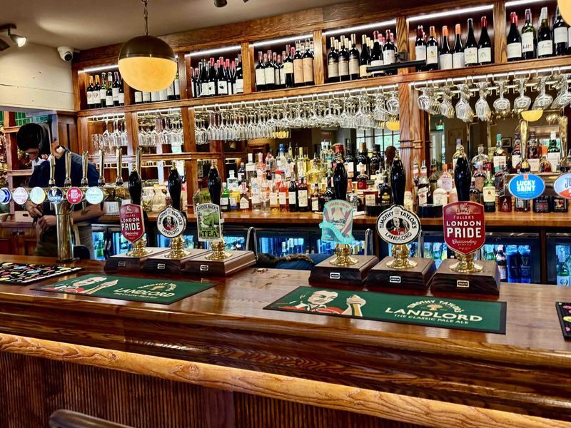 (Pub, Bar). Published on 26-06-2025 