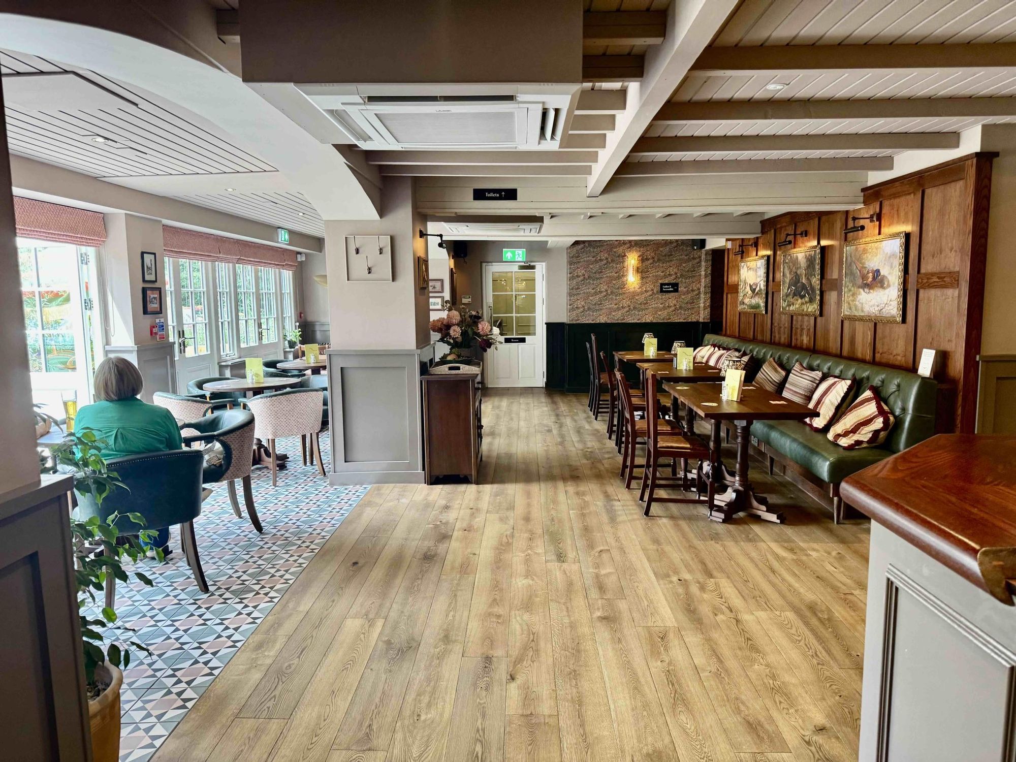 (Pub, Bar). Published on 26-06-2025