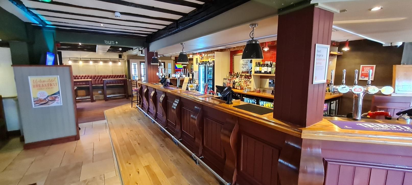 Front bar. (Pub, Bar). Published on 14-04-2024