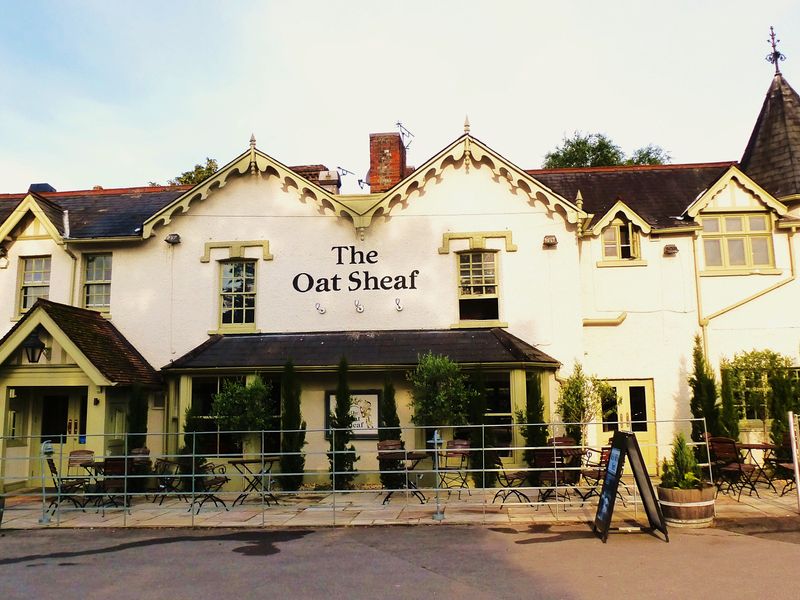 Oat Sheaf, Fleet. (Pub, External). Published on 01-10-2013 