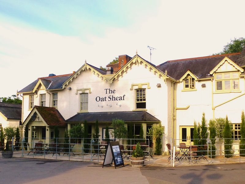 Oat Sheaf, Fleet. (Pub, External). Published on 01-10-2013