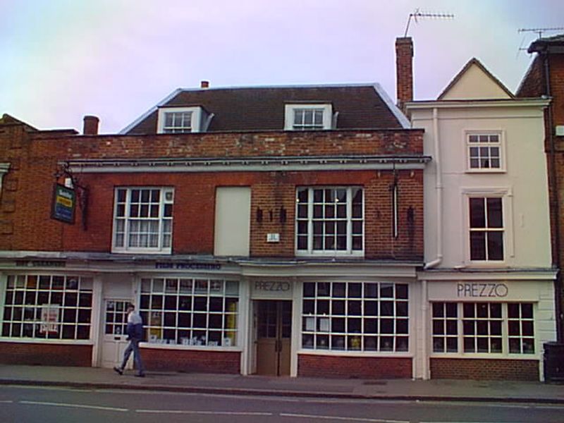 Prezzo - Farnham. (Pub). Published on 03-11-2012