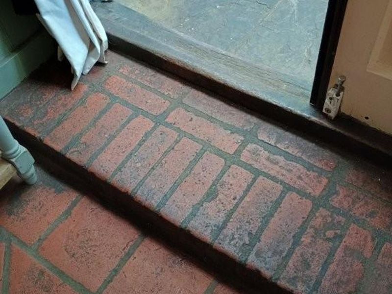 Entrance from lower patio. (Pub, External). Published on 15-08-2026