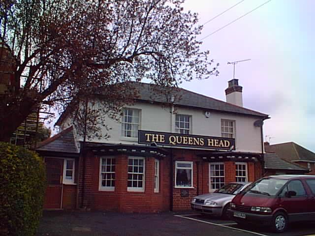 Queens Head - Aldershot. (Pub). Published on 03-11-2012
