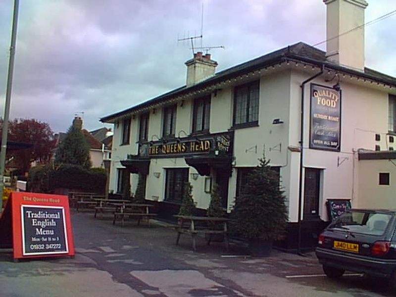 Queens Head - Byfleet. (Pub). Published on 03-11-2012 