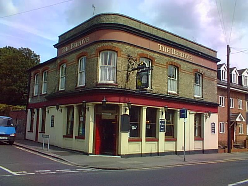 Beehive - Aldershot. (Pub). Published on 03-11-2012