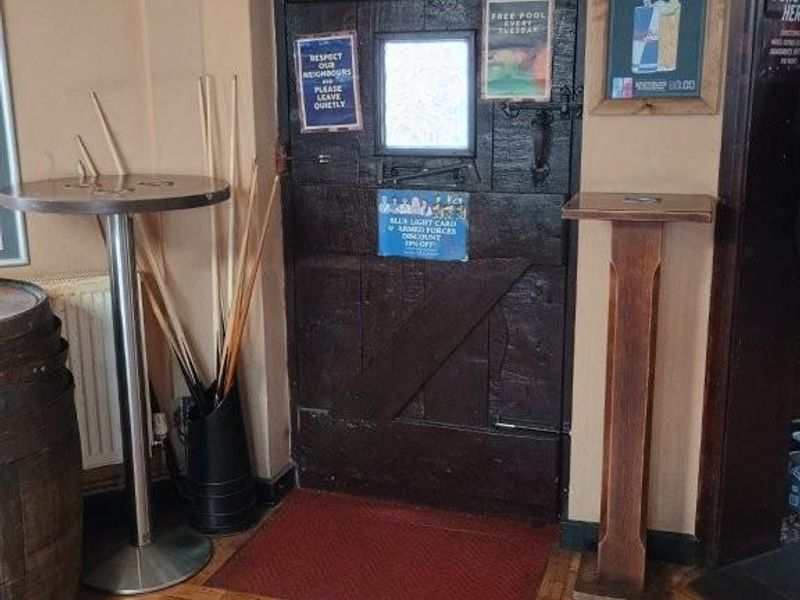 Inside side entrance. (Pub). Published on 29-10-2026