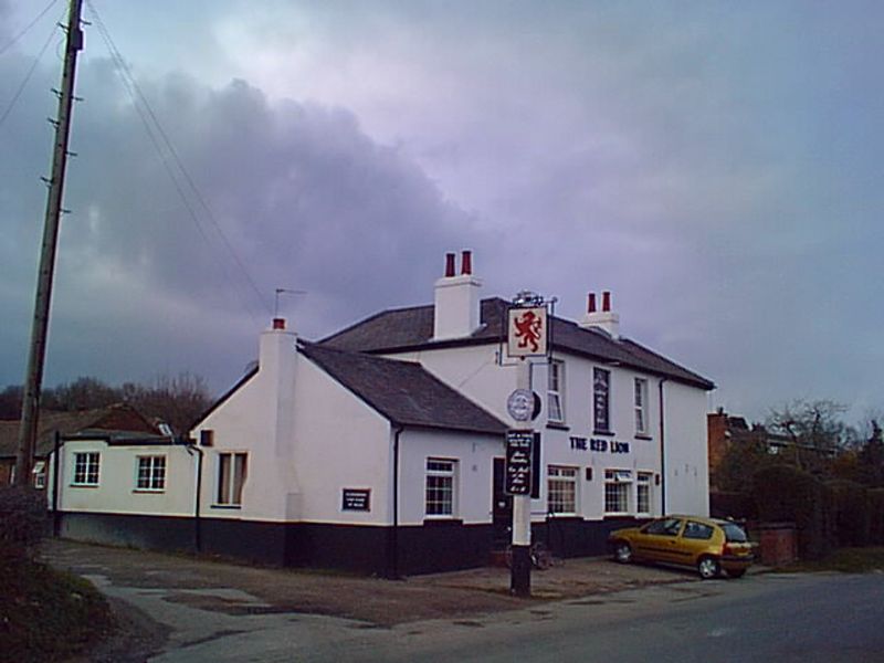 Red Lion - Chobham. (Pub). Published on 03-11-2012 
