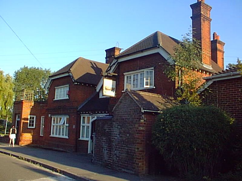 Rowbarge - Guildford. (Pub). Published on 03-11-2012 