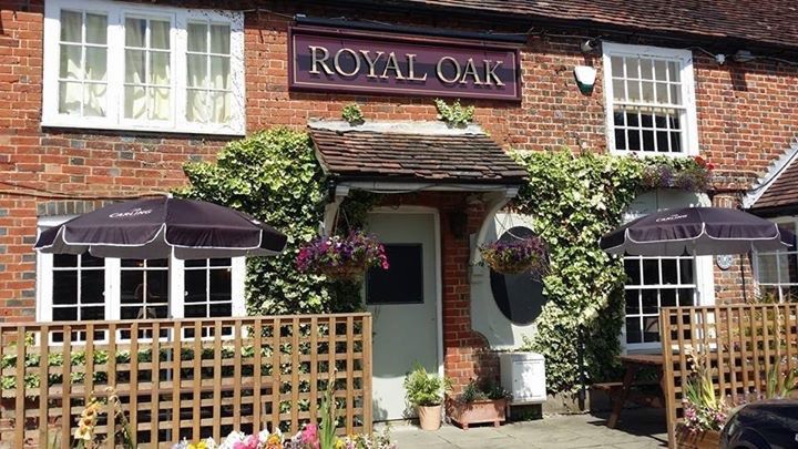 Royal Oak, Knaphill. (Pub, External, Key). Published on 24-10-2015
