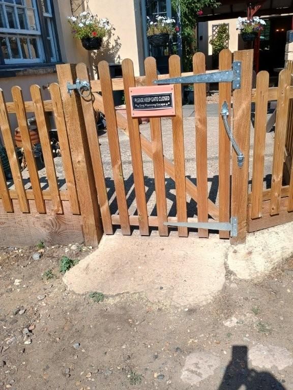 Rear terrace access. (Pub, External). Published on 15-08-2026