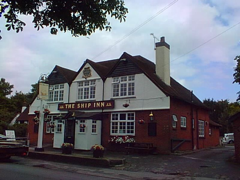 Ship Inn - Worplesdon. (Pub). Published on 03-11-2012
