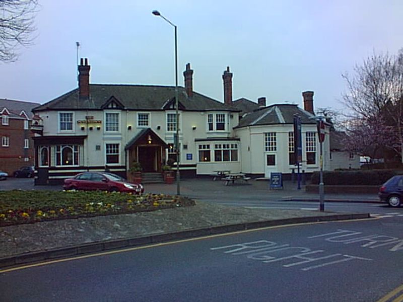 Sovereigns - Woking. (Pub). Published on 03-11-2012