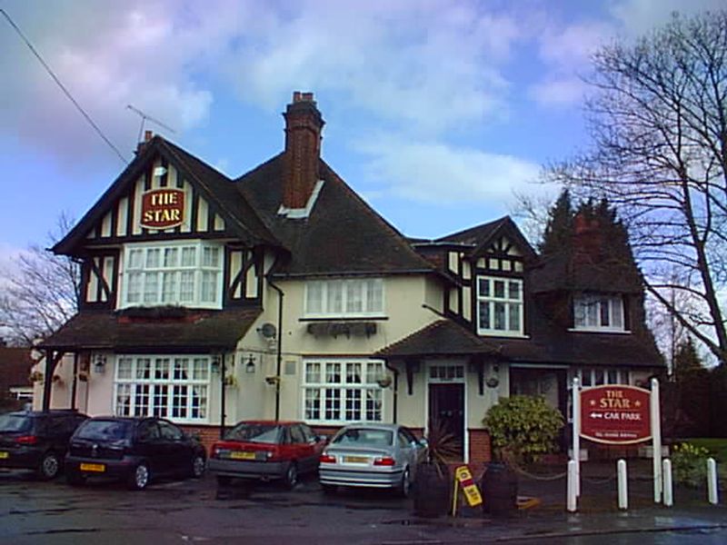 Star Hotel - Woking. (Pub). Published on 03-11-2012