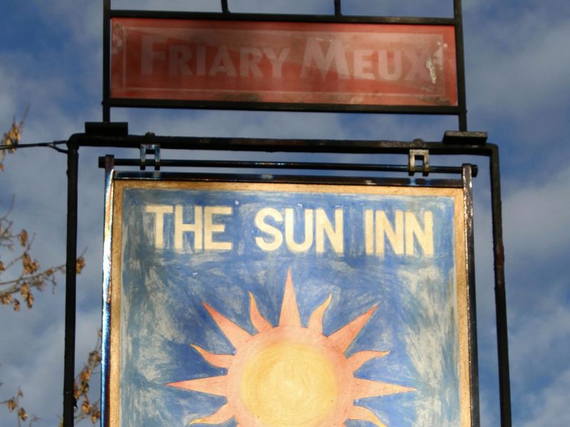 Sun Inn, Dunsfold. (Pub, External). Published on 08-04-2014