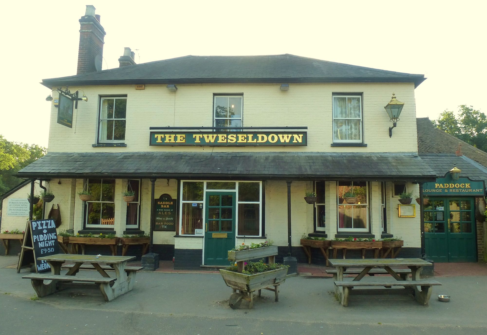 Tweseldown, Church Crookham. (Pub, External). Published on 01-10-2013
