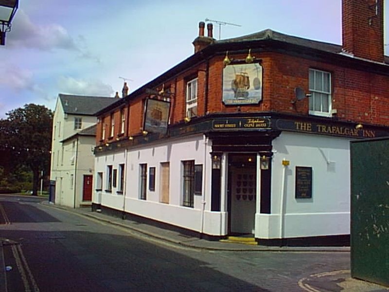 Trafalgar - Aldershot. (Pub). Published on 03-11-2012 