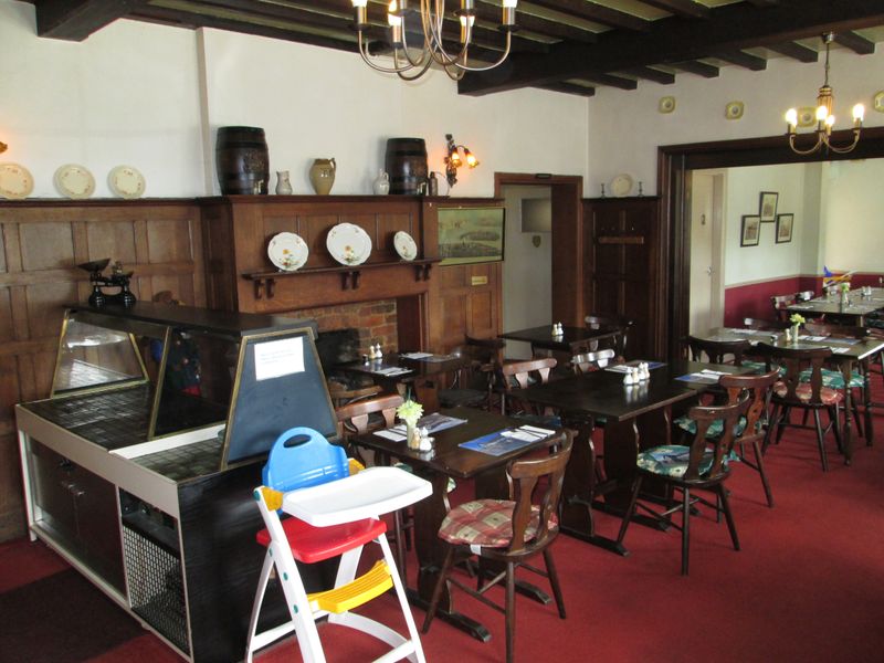Wellingtons, Upper Hale. (Pub). Published on 03-08-2014 