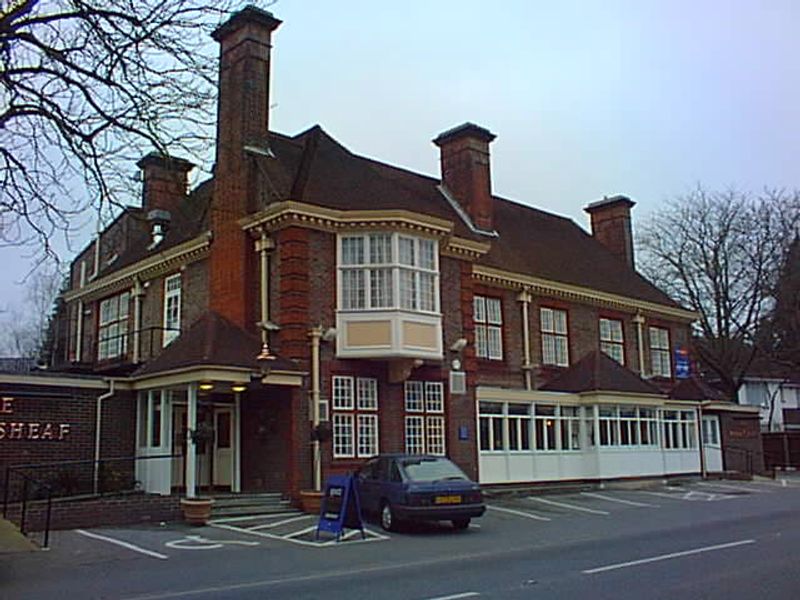 Wheatsheaf - Horsell. (Pub). Published on 03-11-2012