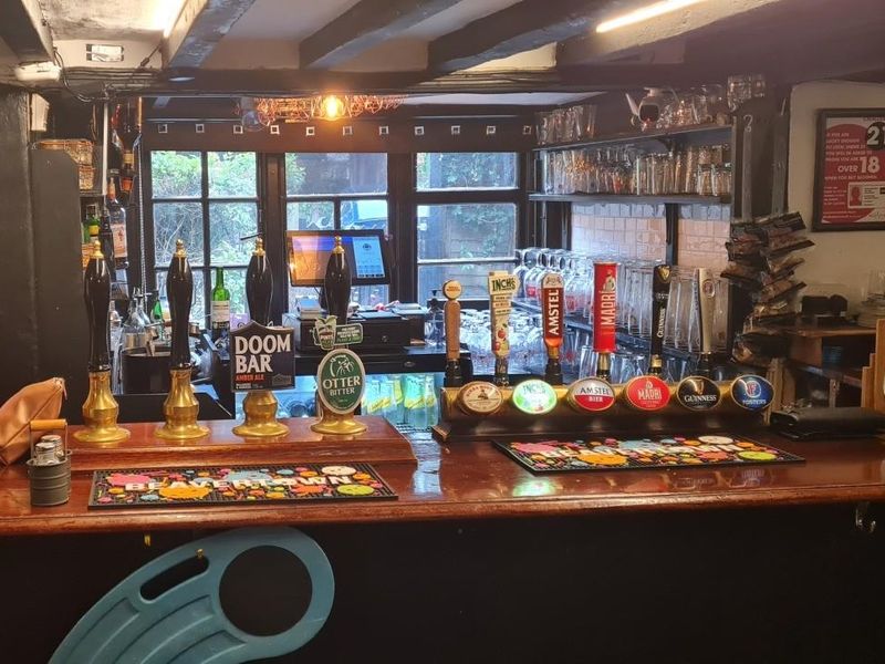 (Pub, Bar). Published on 28-02-2024 