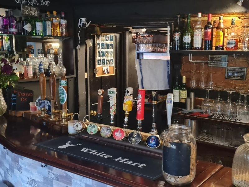 (Pub, Bar). Published on 28-02-2024 