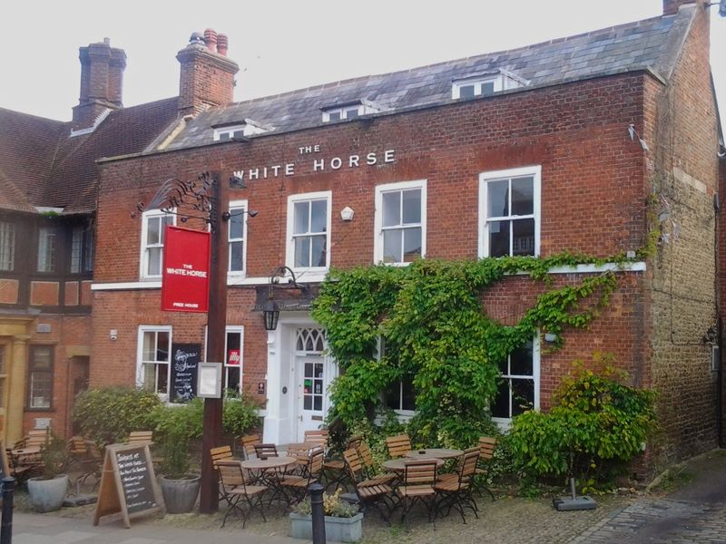 White Horse, Haslemere. (Pub, External). Published on 14-12-2013