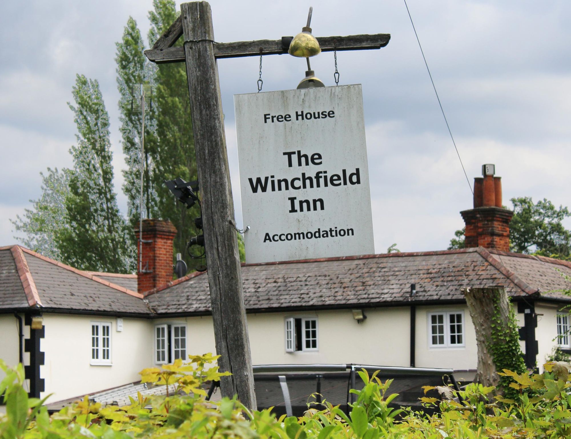 (Pub, Sign). Published on 12-07-2019