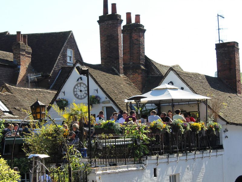(Pub, Garden, Customers). Published on 08-05-2018 