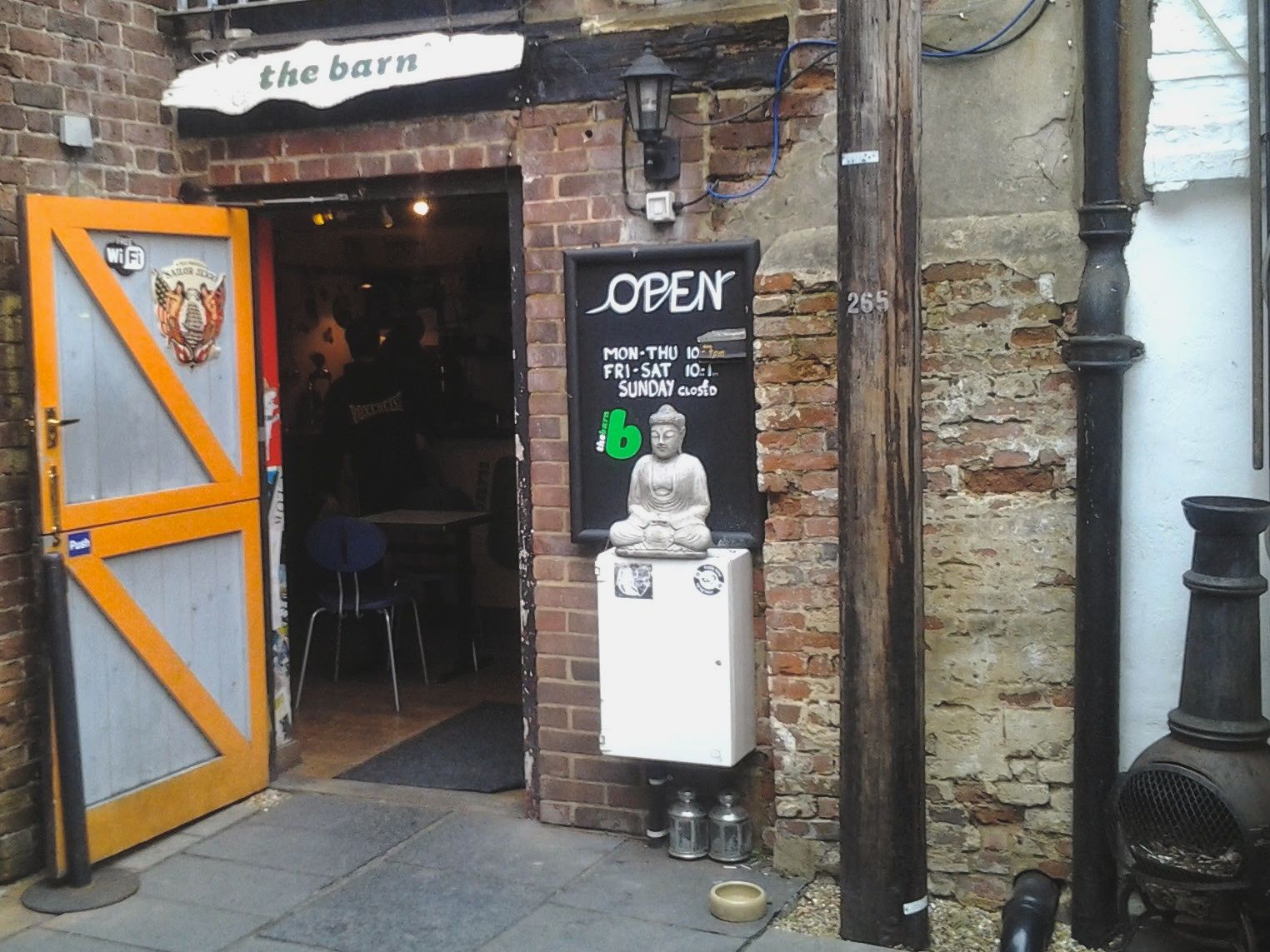 Barn, Farnham. (Pub, External). Published on 08-04-2014