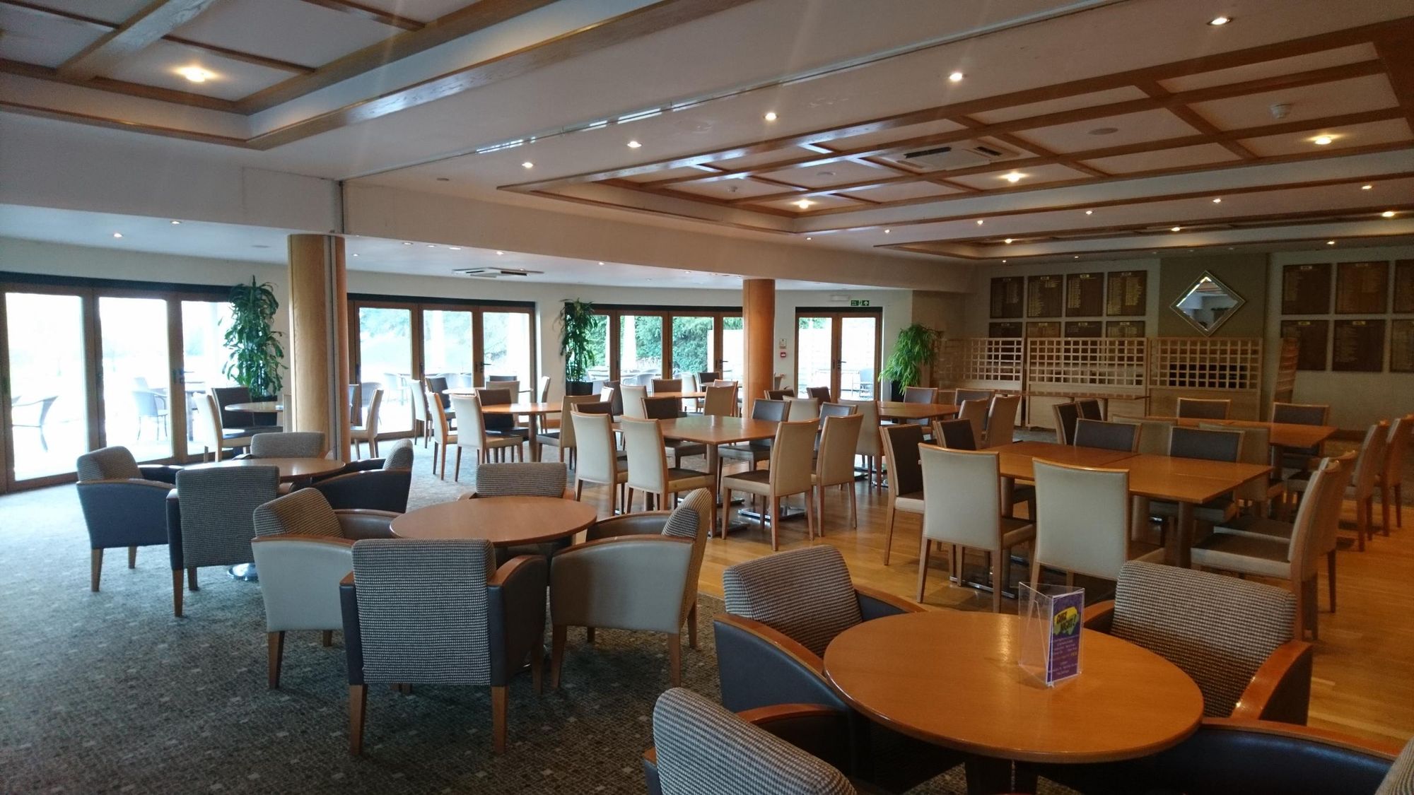 Inside the main club lounge. (Bar). Published on 04-02-2019