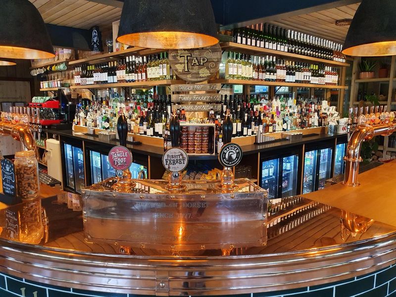 (Pub, Bar). Published on 01-06-2022 