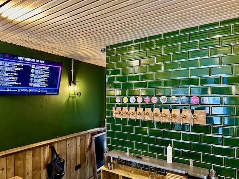 (Pub, Bar). Published on 03-06-2024