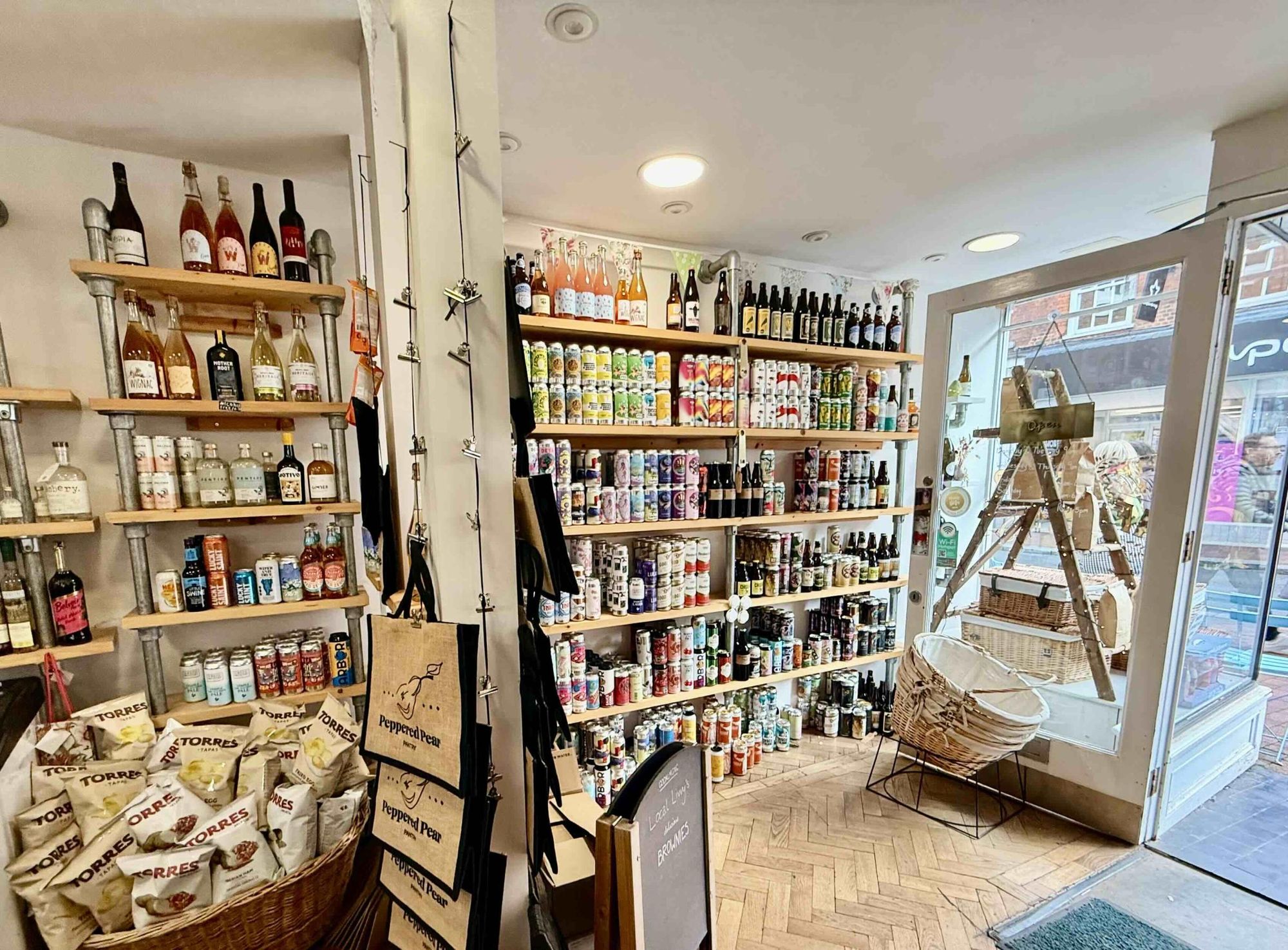 Cans and bottles. Published on 17-02-2026