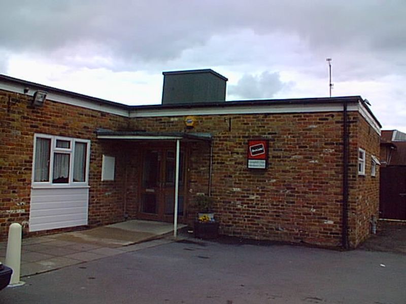 Camphill Club - West Byfleet. (Pub). Published on 03-11-2012