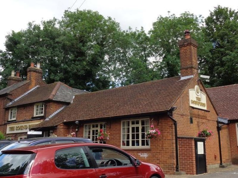 Roundbush at Aldenham. (Pub, External, Key). Published on 02-07-2019