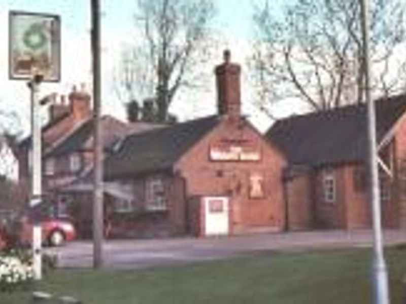 Roundbush at Aldenham. (Pub, External). Published on 01-01-1970 