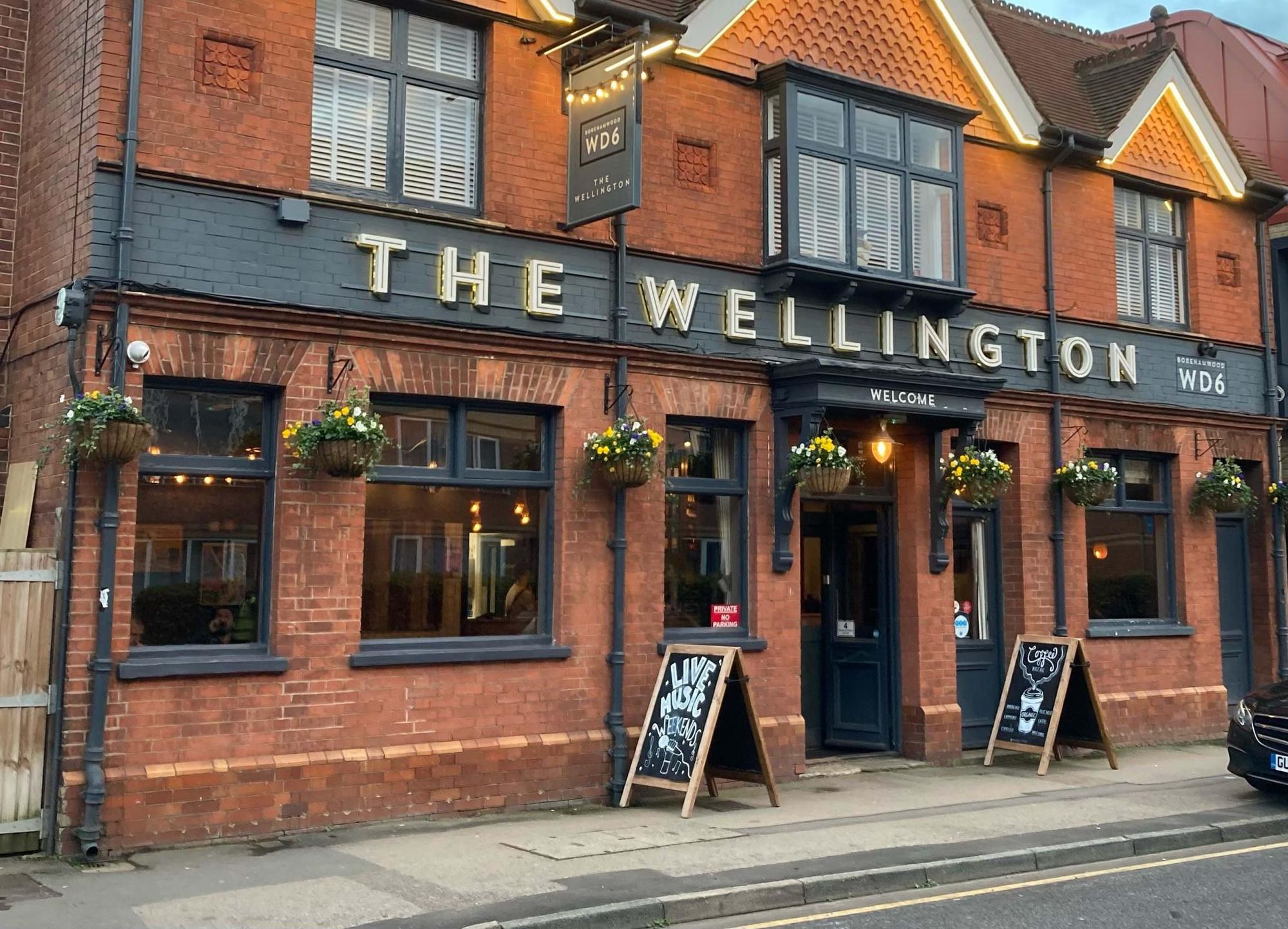 Wellington at Borehamwood. (Pub, External). Published on 11-11-2022