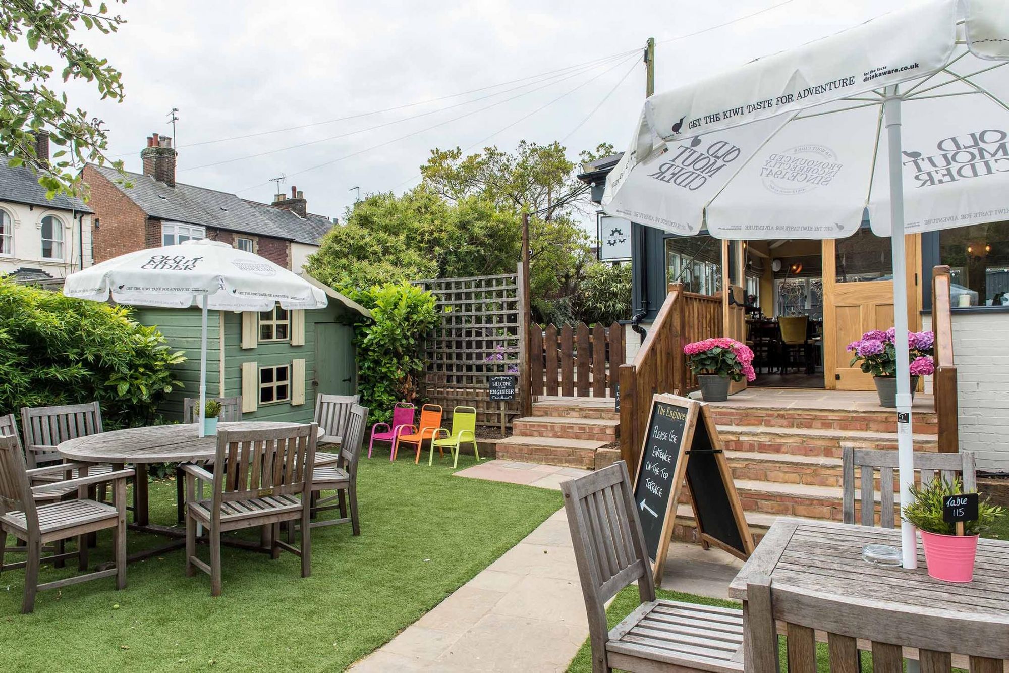 Engineer at Harpenden. (Pub, Garden). Published on 23-07-2022