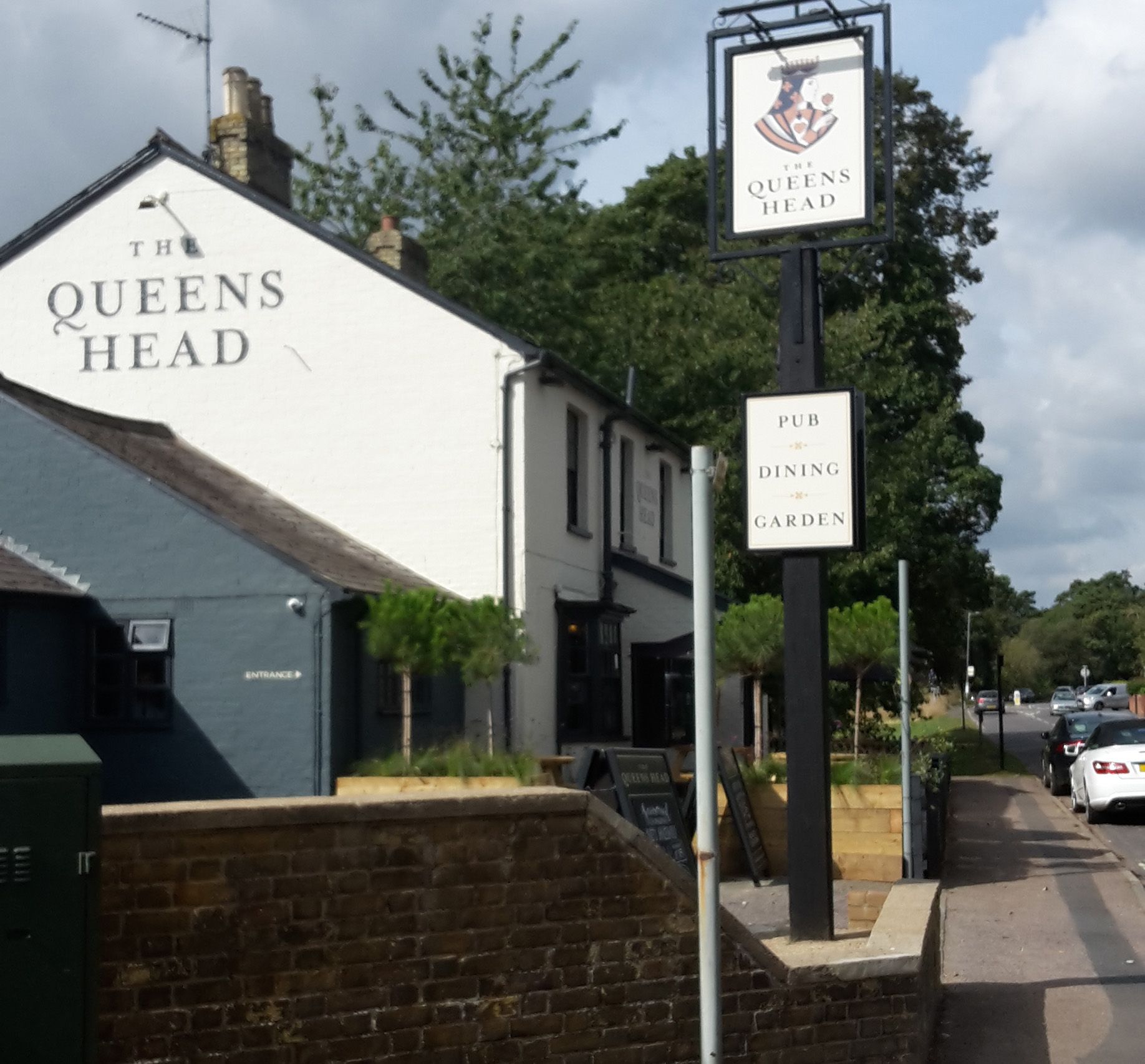 Queens Head at Harpenden. (Pub, External, Key). Published on 23-09-2021