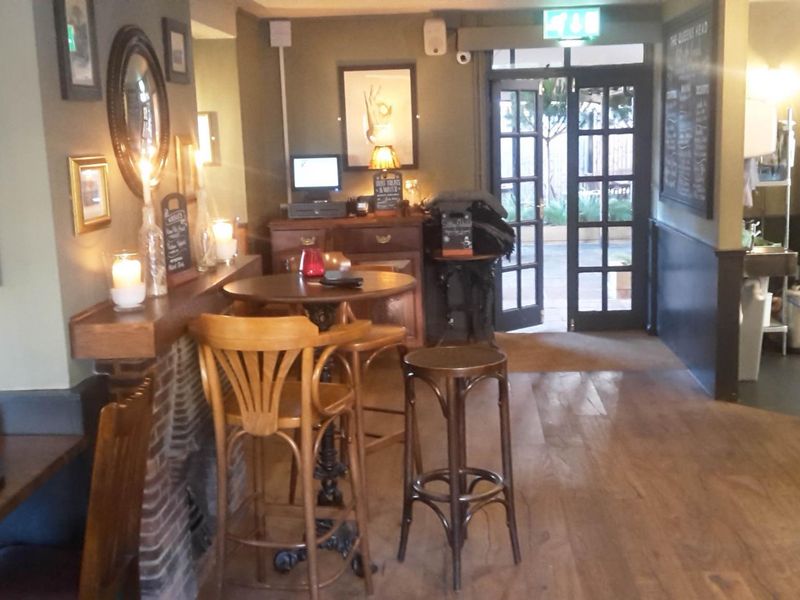 Queens Head at Harpenden. (Pub, Bar). Published on 01-01-1970 