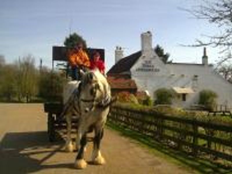 Three Horseshoes at Harpenden. (Pub). Published on 01-01-1970