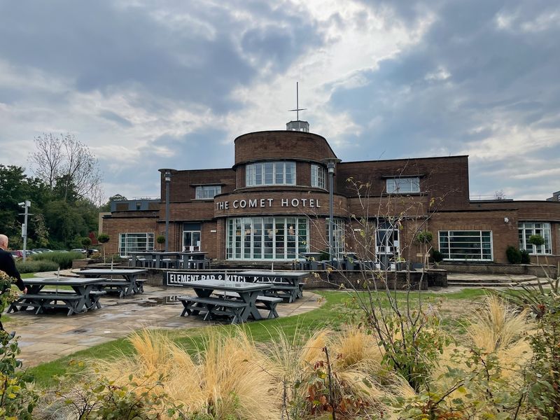 Comet at Hatfield. (Pub, External). Published on 03-09-2022 