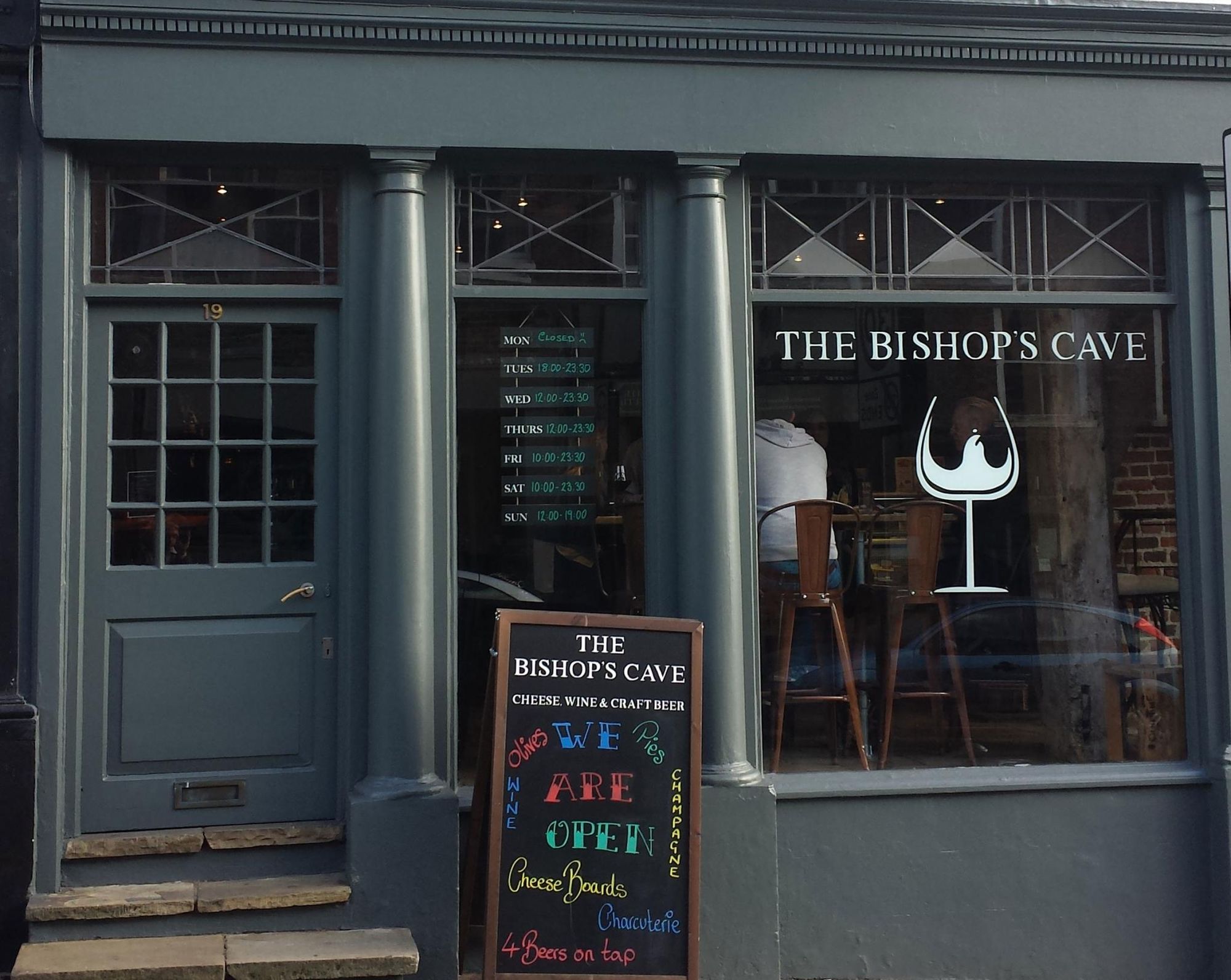 Bishop's Cave, St Albans. (Pub, External, Key). Published on 07-11-2017