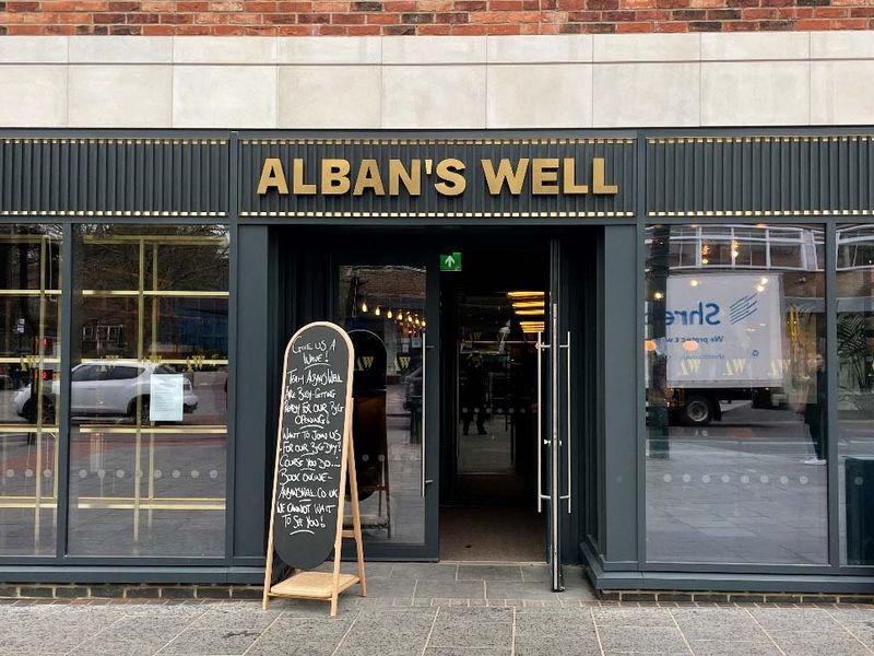 Alban's Well, St. Albans. (Pub, External, Key). Published on 01-01-1970