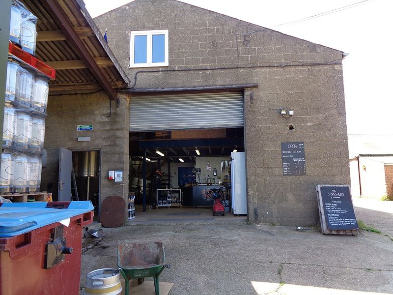 3 Brewes Tap, Hatfield. (Brewery, External, Key). Published on 23-07-2021