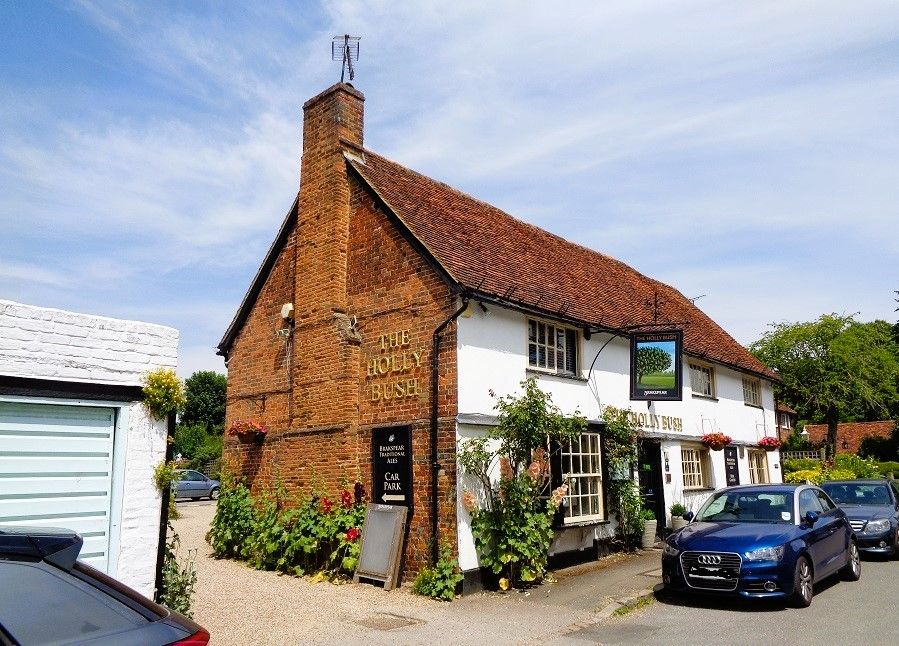 Hollybush at Redbourn. (Pub, External, Key). Published on 03-07-2025